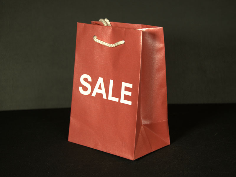 Пакет из эфалина с логотипом Sale - вид справа